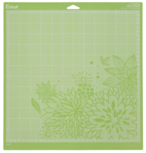 Conjunto de duas bases de corte de 12x12" com aderência média compatíveis com todas as máquinas Cricut.